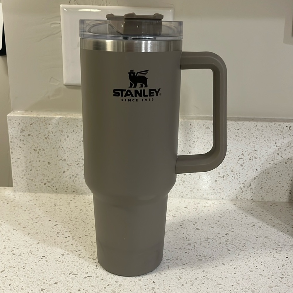 Stanley 40oz Quencher